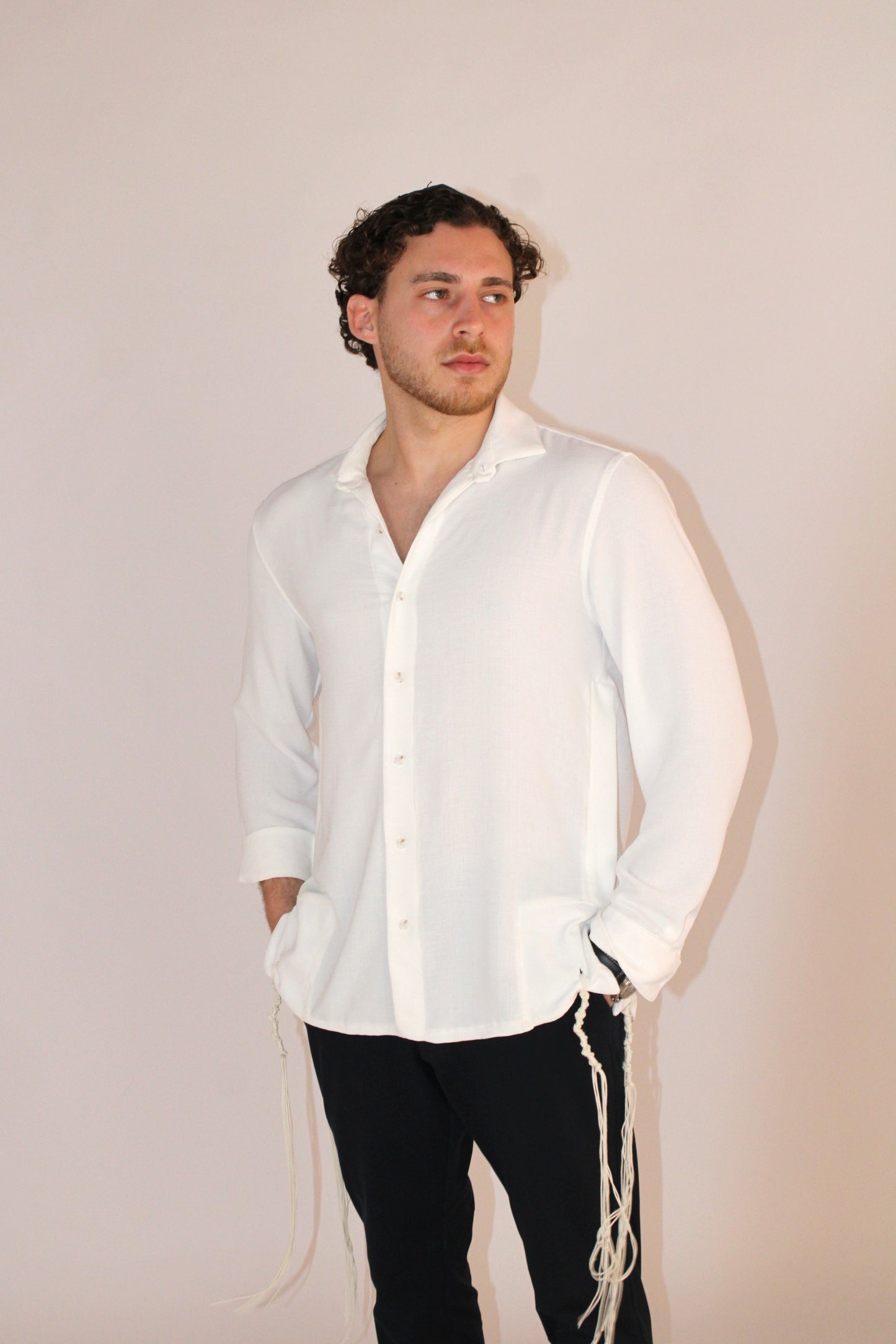 model wear buttoned Tzitzit Shirt white from front with side face